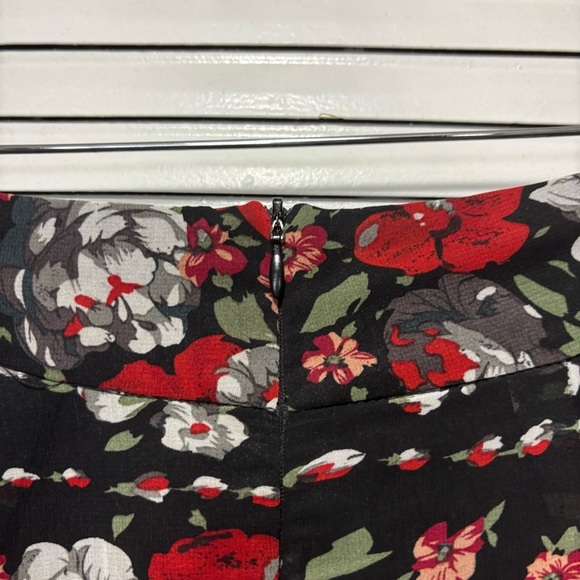 Suzabell Floral Black and Red A-Line Midi Zip Up Women's Skirt Size XS - Picture 6 of 6